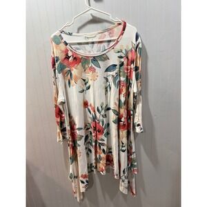 Oddi Floral Sharkbite Hem Tunic Top  3/4 Sleeve Boho Scoop Neck